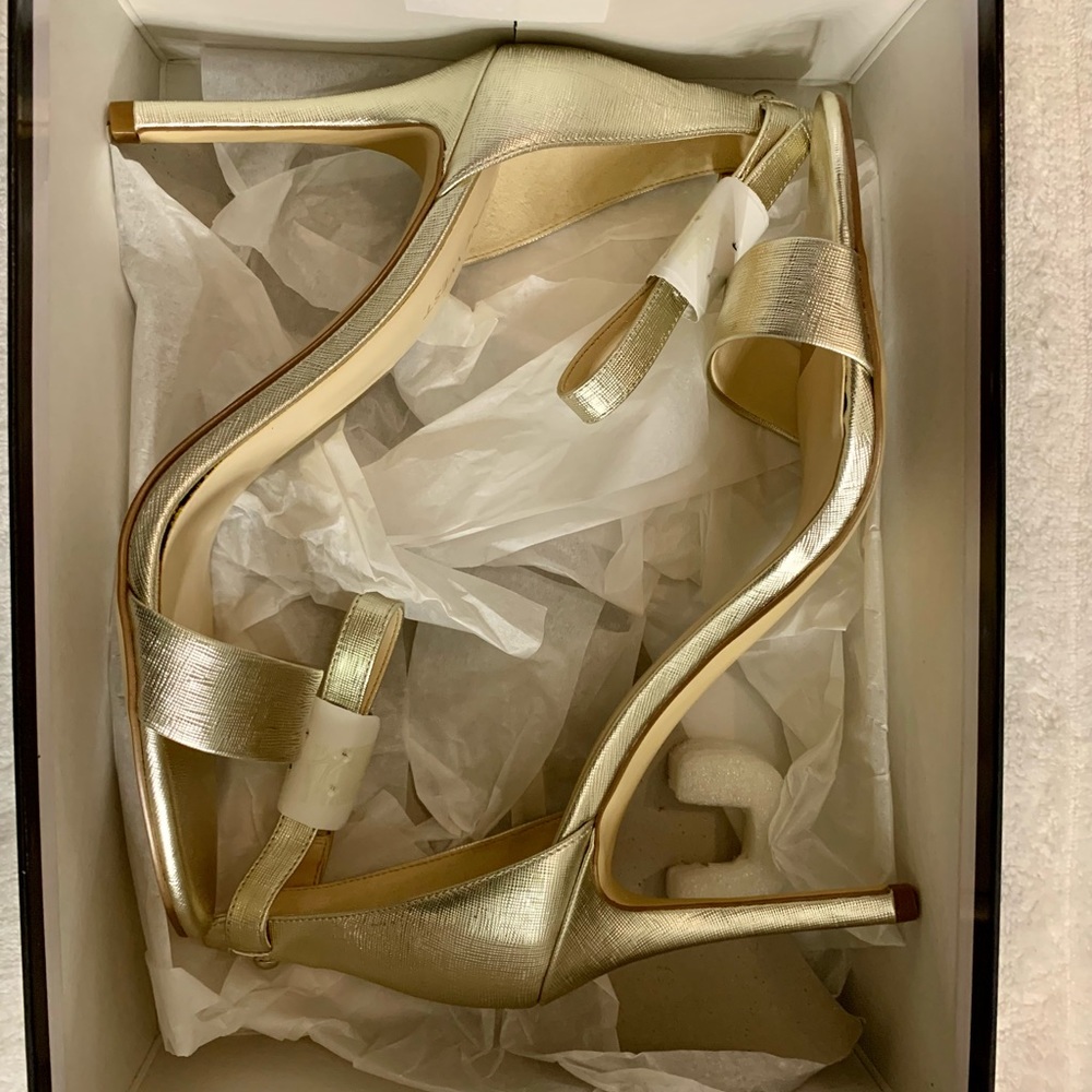 NWT 9 West ankle strap Nwmana heels.